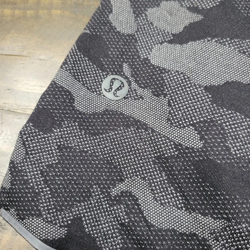 LULULEMON Surge Camo Shorts | S‎